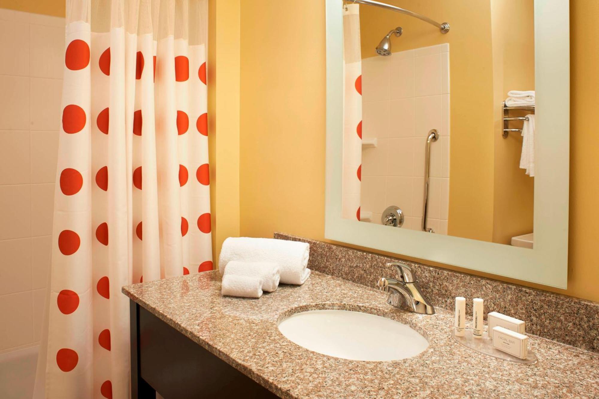 Towneplace Suites By Marriott Saginaw Exterior photo