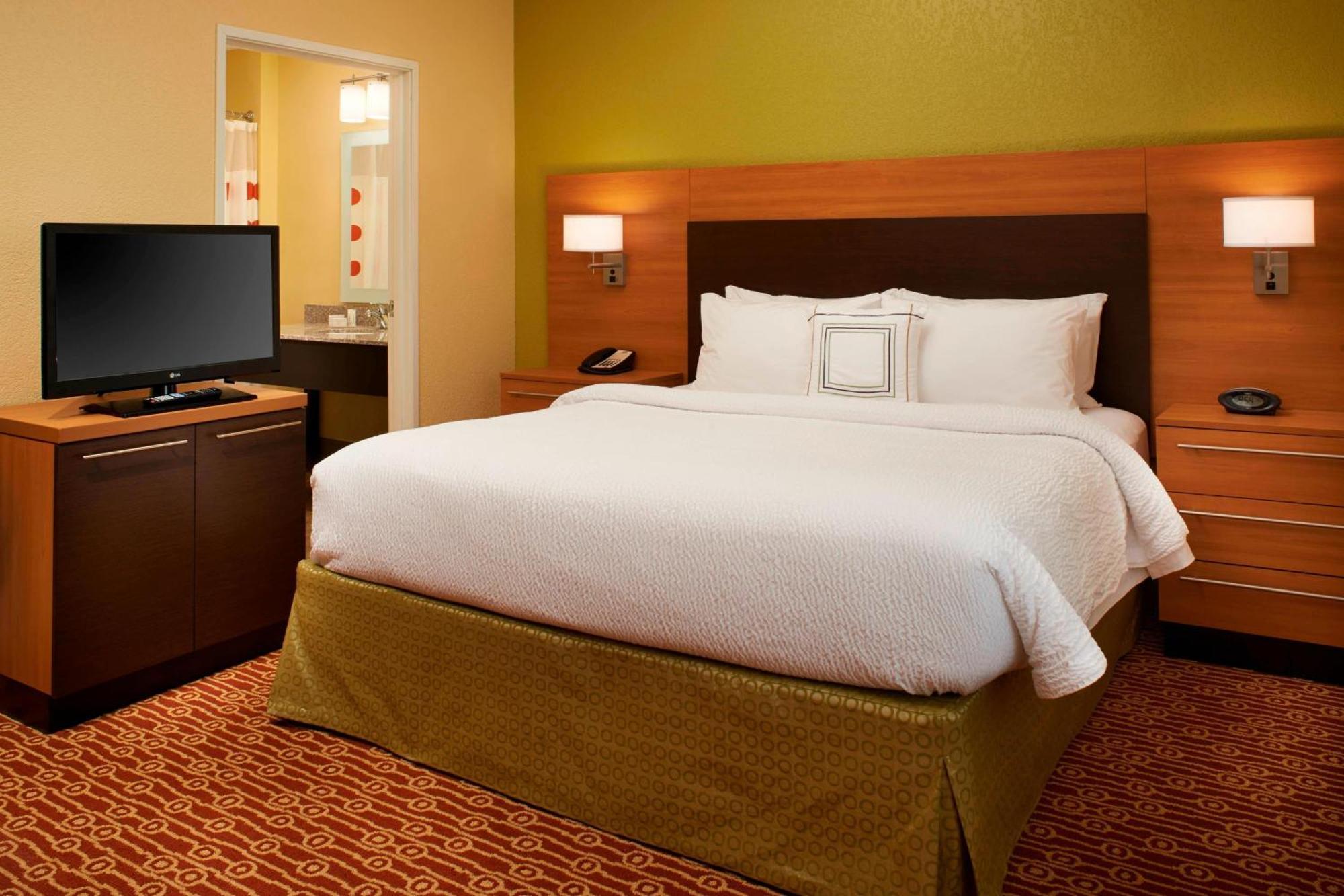 Towneplace Suites By Marriott Saginaw Exterior photo